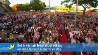 Magnus Uggla - Kung För En Dag (Live Allsång På Skansen 2008).avi