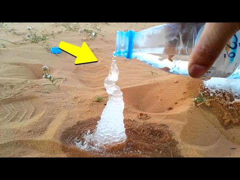 Wasser, das sofort in der Wüste gefriert