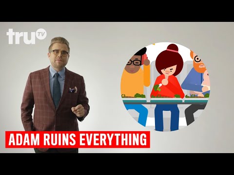 飛行機の機内食ってどうしてあんなにマズいの？！