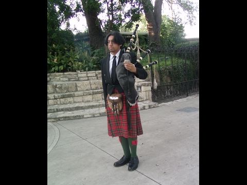 San Antonio Bagpiper - Amazing Grace & Flowers of the Forest