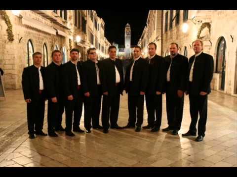 Klapa Subrenum - Pred tvojim vratima