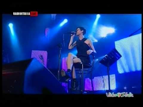 Antonella Lo Coco - Eppur Mi Son Scordato Di Te (@Radio Italia Live 2012)