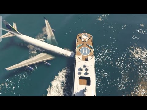 Airplane Crashes Into Big Ship After Engine Exploded - Emergency Landings On Water