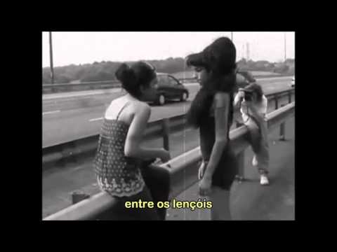Between The Cheats - Amy Winehouse
