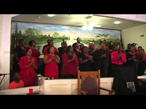 J W and The Higher Prayze Mass Choir- Keeps On Makin A Way