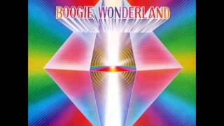 Earth, Wind &amp; Fire ft. The Emoticons - Boogie Wonderland