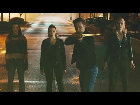 Legacies 1x12 'Hope, Lizzie and Josie take the mummy down'