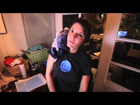 YouTube video about: How to wear a spring scarf?