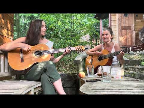 Iniyá - Saiti interpretation  performed by Kaia Waikiki and Ľubica