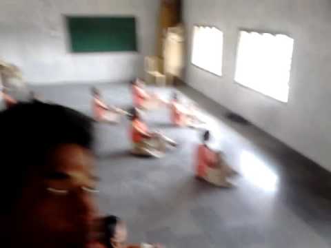 MADHU  MICHALE TEACHING FOR EMANNAVO SONG DANCE