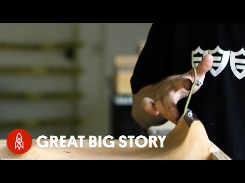 Pro Fingerboarder: Unleashing Insane Tricks!