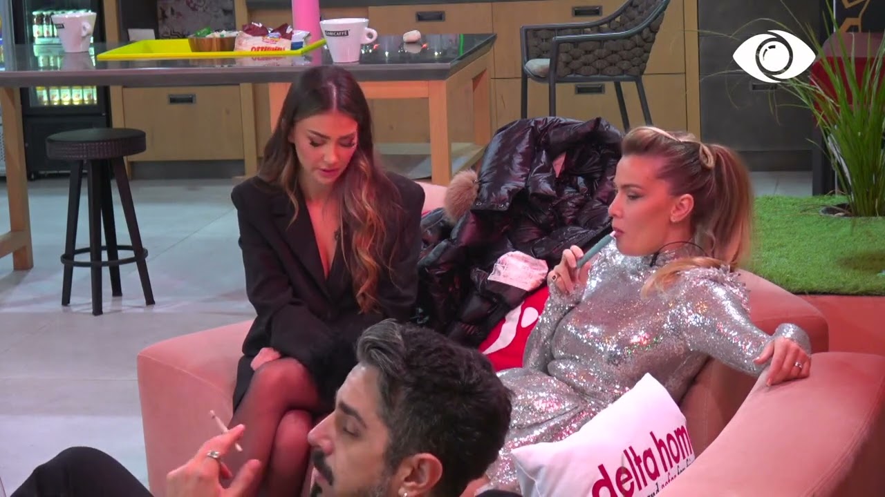 U mërzita me atë skenën/Kiara bisedon me banorët