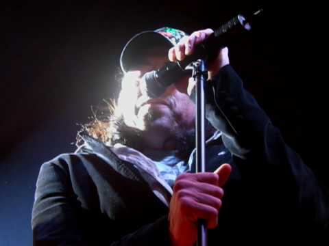 "Anybody Wanna" Live Performance by Del Castillo