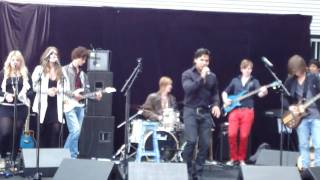 Justin singing Waylon