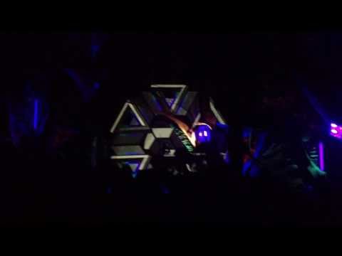 Whiptongue live set at Momento Demento 2013