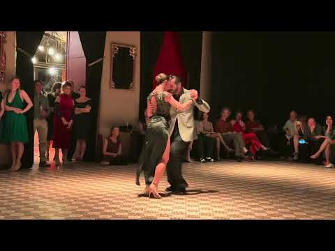 Constanza Vieyto y Ricardo Astrada 3/4