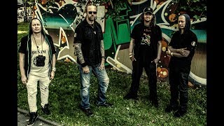 In the woods - 299 796 kms