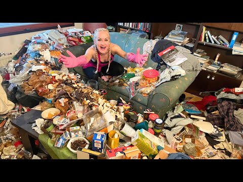 MEGA One Day Clean Up – 4 Cleaners vs Insane Mess
