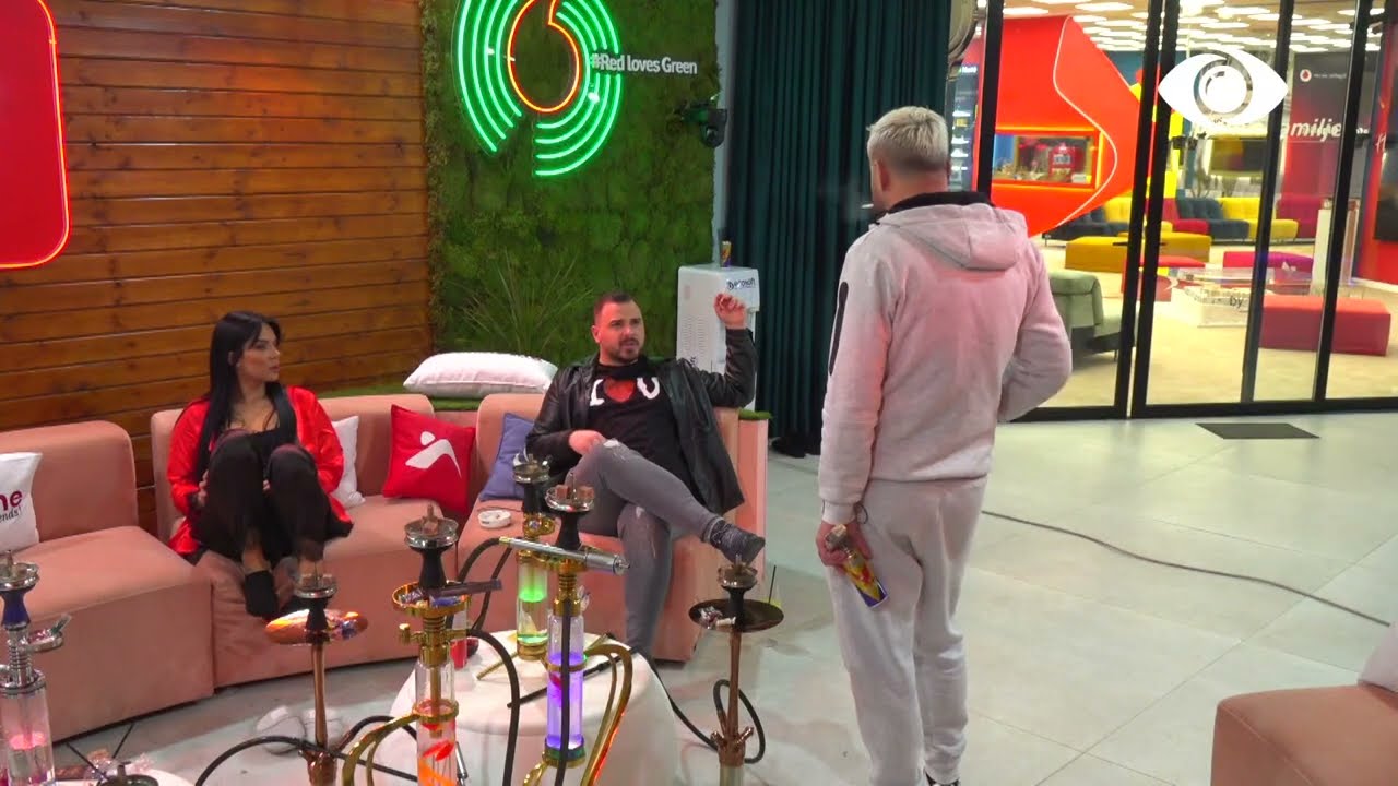 U shkëpute sa e pe që anija ishte duke u mbytur/Luizi-Ronaldos