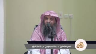 صورة صلاة ركعتي تحية المسجد ممن دخل والإمام يخطب