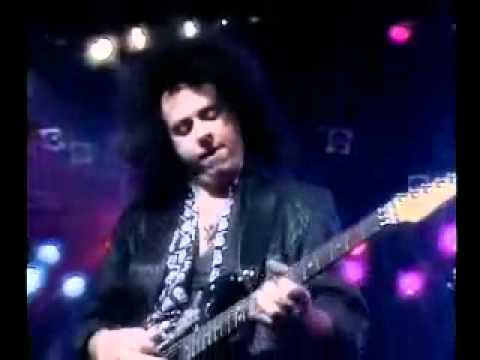 Lee Ritenour & - "Cause We've Ended as Lovers" のサムネイル