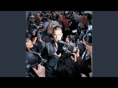 Videoclip de Baby Girl Window (+ Hidden Track 'Hello Sir') — Robbie Williams