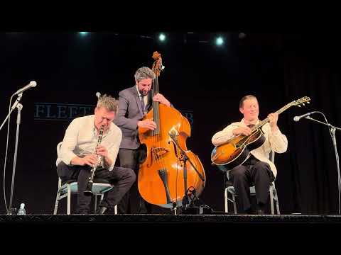 Buddy’s Habits, Adrian Cox Trio with Alex Gilson, Honey Boulton, at The Fleet Jazz Club #tradjazz