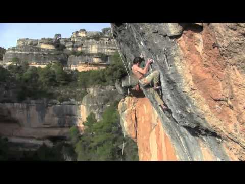 Enzo Oddo: La Rambla 9a+ (5.15a) at Siurana Spain