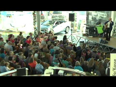 Das verrückte Huhn: Der Liedermacher Toni Knittel ist mit neuem Programm unterwegs