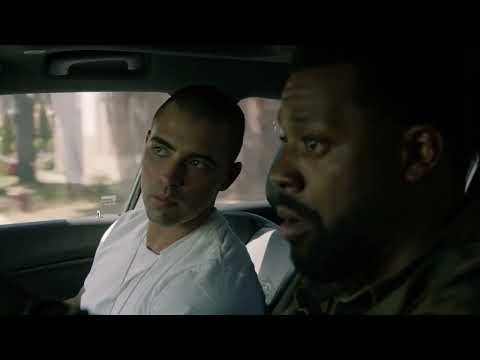 Chicago PD 10x04 (5) Atwater has Torres back when chasing a suspect