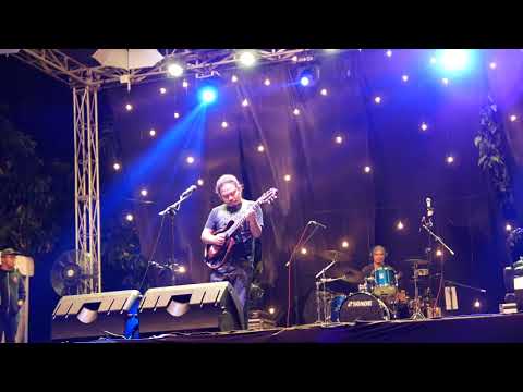 Payung Teduh - Di Atas Meja (konser terakhir payung teduh sebelum bubar) 31 desember 2017