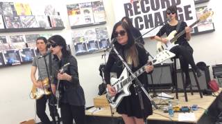 Bedroom Eyes - Dum Dum Girls