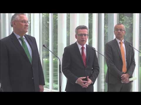 Bayerische Staatskanzlei   Bundesinnenminister Dr  Thomas de Maiziére und Bay Innenminister Joachim