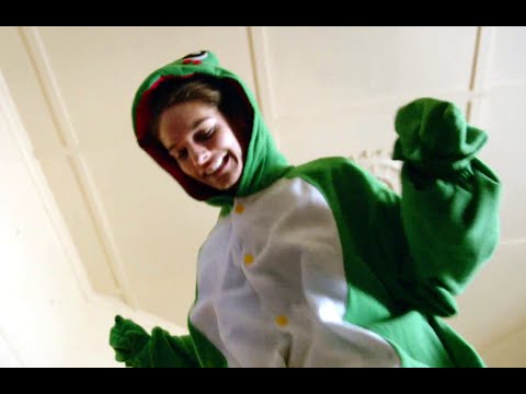 Please Like Me - 0306 - Australian tv show by Josh Thomas. Season 3 Episode 6: "Pancakes with Faces"