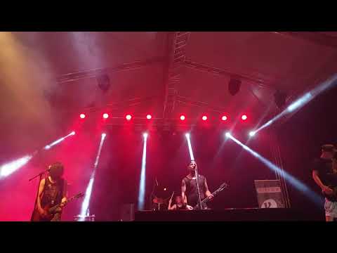 Killer Surprise LIVE Left Outside Alone   Csokifeszt'19