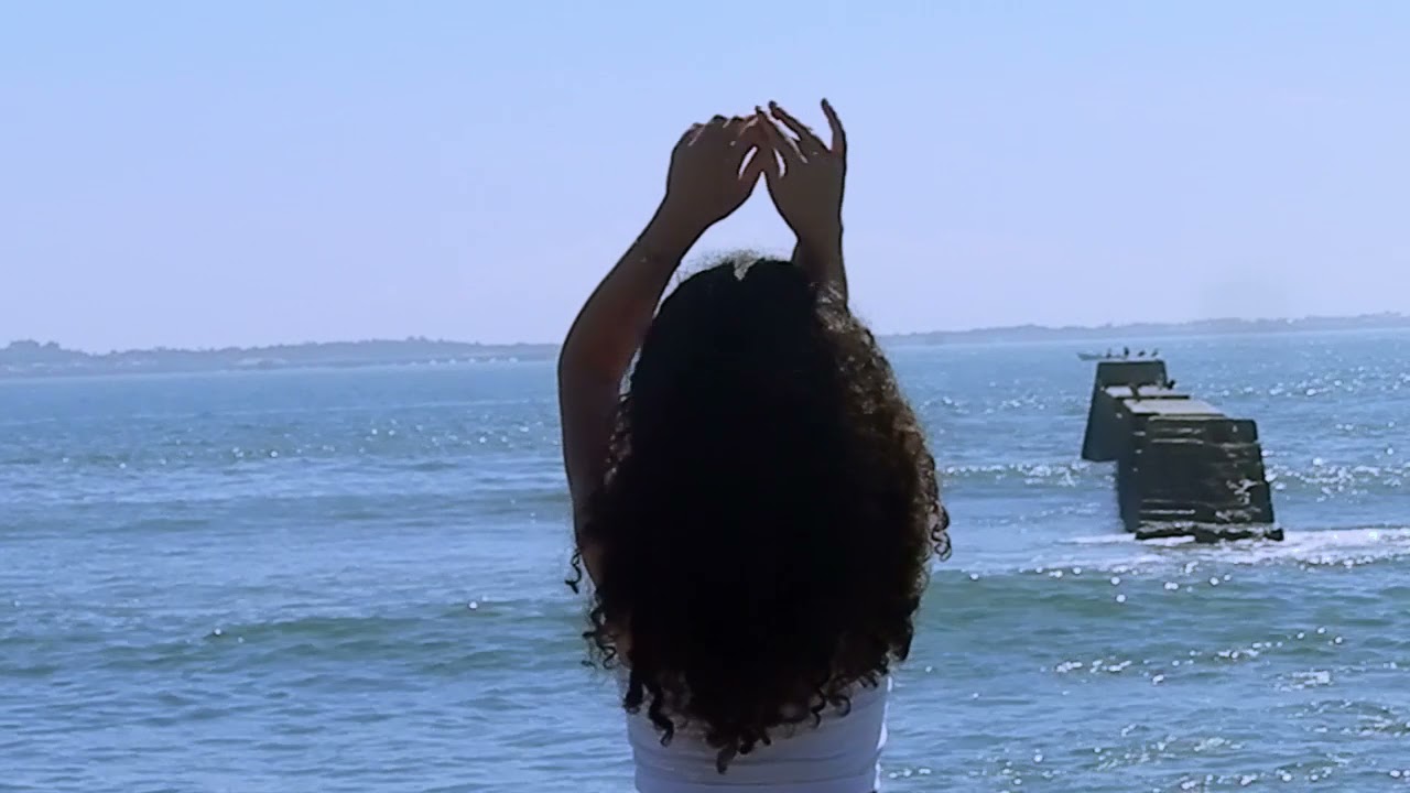 Watch Now Emanamantra - Entrego, Confio, Aceito e Agradeço (Videoclipe Oficial) Emanamantra - Entrego, Confio, Aceito e Agradeço (Videoclipe Oficial)