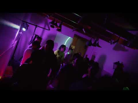 Oscurito presenta Bellaqueo · @TeatroBar