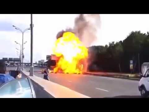 Wybuch butli z gazem na autostradzie