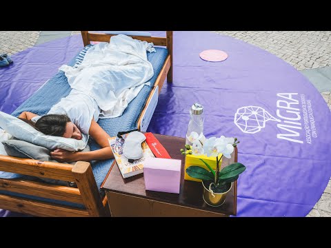 O que faz uma cama no meio da rua? - Acorda para a Enxaqueca! - Uma campanha da MiGRA Portugal