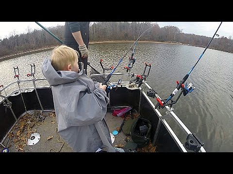$50 Walmart catfishing challenge - catfish rod and reel setup x 3 - WIN 3 Catfish Rods