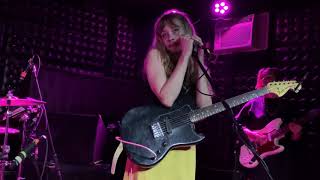 Alexandra Savior: Girlie (Live @ The Casbah - June 26, 2019)