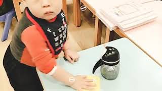 小寶貝，飯後清潔工作 