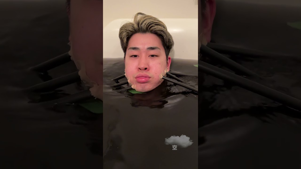 アメンボのような謎の虫と化したホリエモン似の男ミノエモン