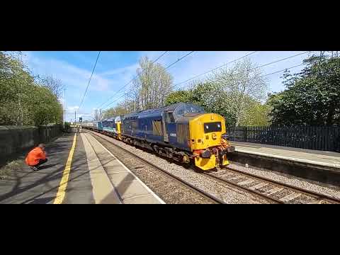 37425 & 37422 pass Cramlington, Dunbarton - Eastleigh Charter