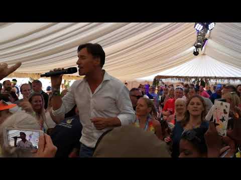 Nathan Moore performing 'The Harder I Try' during his VIP set at Let's Rock London 2018