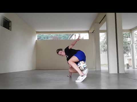 2018 Red Bull Street Style Online Qualification Yoanna vs Laura Dekker