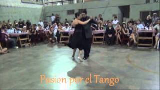 PAO SANZ y FACUNDO DE LA CRUZ bailando el vals PABELLON DE LAS ROSAS en la MILONGA DEL MORAN