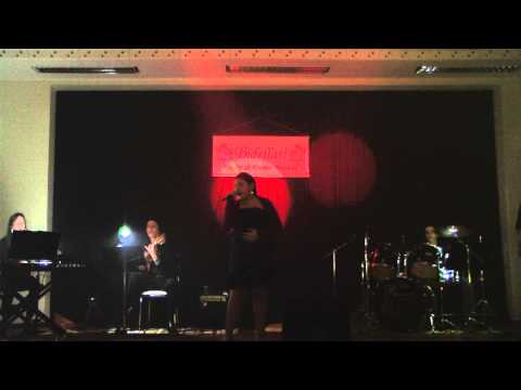 BIDELLATI-C.E.M- Recital Religioso 2011 - Julia - "Sacramento da Comunhão"