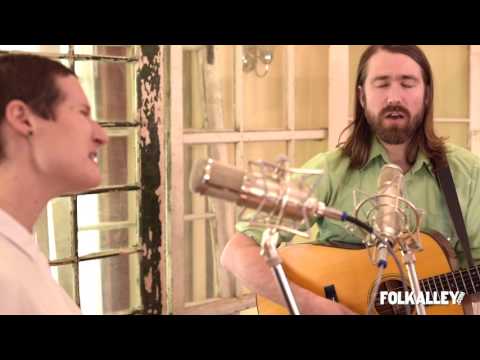 Folk Alley Sessions: Red Tail Ring - "Love of the City"