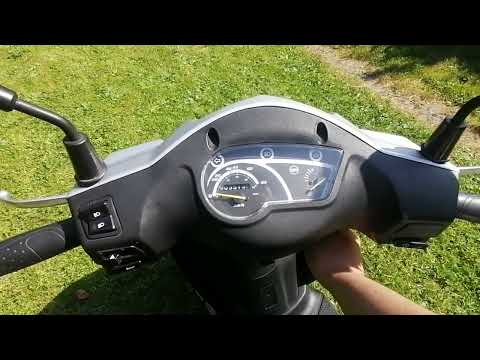 SYM Scooter 49cc  2020 like new low mileage - Image 2